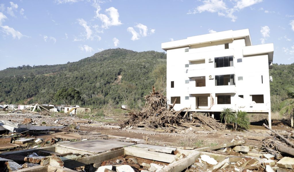 Muçum (RS), 22/06/2024 - Edifício destruído após enchente que atingiu toda a região. Foto: Bruno Peres/Agência Brasil